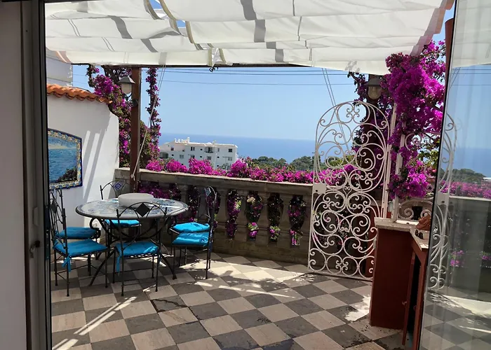 Luxury House In Villa Pompeiana Via Camerelle Con Terrazza Vista Mare